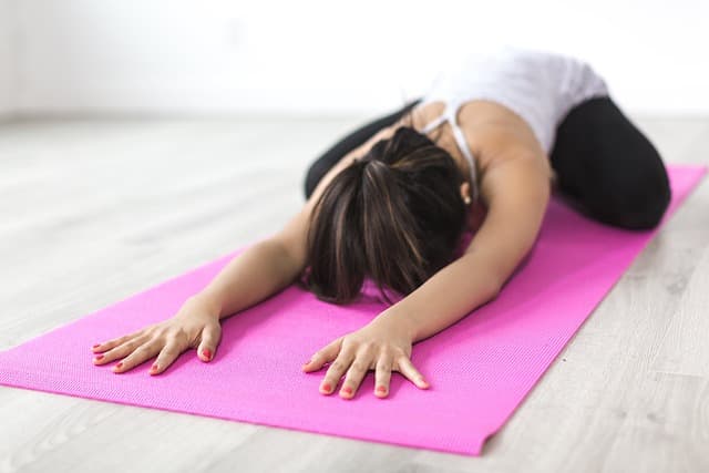 Les Bienfaits du Yoga pour Améliorer Votre Sommeil